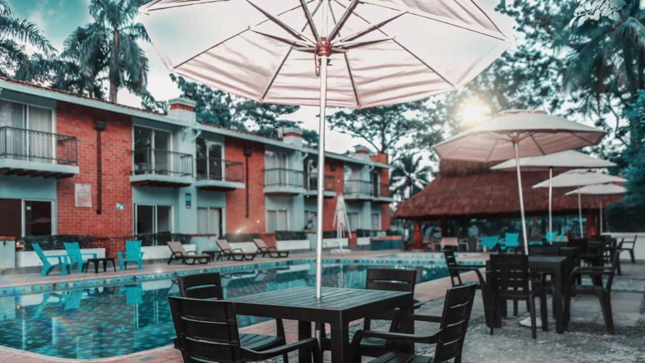 Hotel Y Restaurante Meson Del Gitano Caucasia Exterior foto