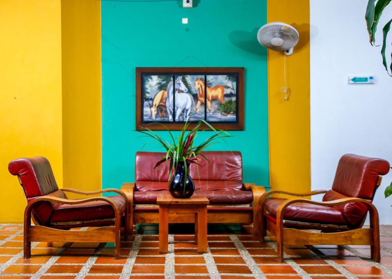 Hotel Y Restaurante Meson Del Gitano Caucasia Exterior foto